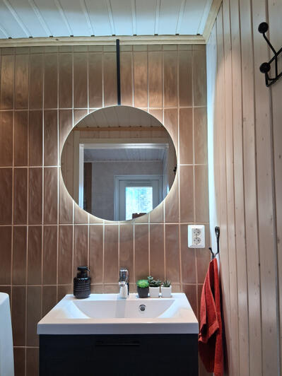Shower (+2 WC)